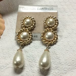 ❤️Fashion Bundles  “drop” Pierced Earrings gold/Wt